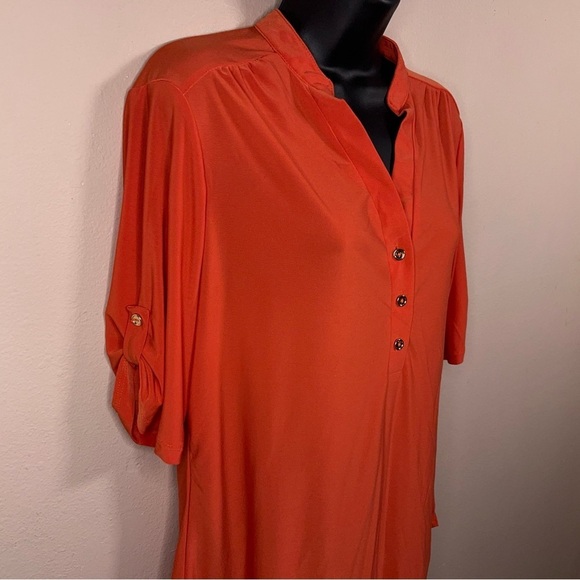 XL CORAL ORANGE STRETCH BLOUSE TOP GOLD ACCENT HALF SLEEVE STRETCH VNECK - Picture 2 of 13